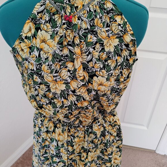 Flowered Dress Woman's Size Medium Polyester Spandex - Picture 3 of 8